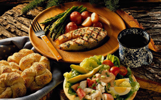 Plate food bread salad chicken 2 - a plate of food free wallpaper