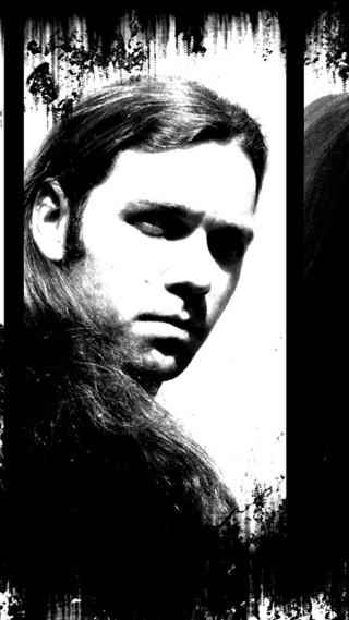 Bearded man goatee black white - biomechanical free wallpaper