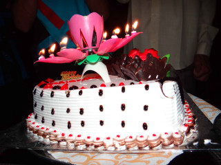 Cake candles table food napkin 3 - a cake free wallpaper