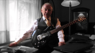 Man suit tie guitar posing - holography free wallpaper