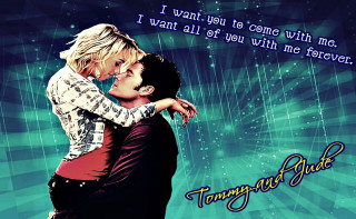 Couple hugging blue background quote - a couple of people free wallpaper for desktop