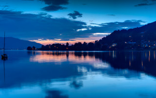 Boat water dusk city mountain - dusk free wallpaper