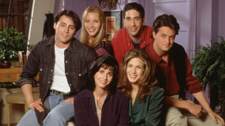 Group people couch livingroom dan - posing free wallpaper
