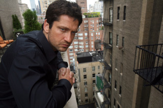 Man black shirt balcony cityscape - a balcony free wallpaper