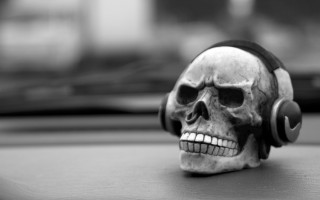 Skull headphones table window blurry - a skull free wallpaper
