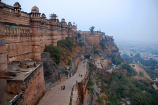 Cliff walkway people city scenery - a large cliff free wallpaper