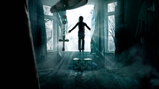 Woman doorway cross creepy window - a fog free wallpaper