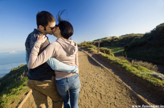 Romantic kiss cliffs beach ocean - romantic free wallpaper