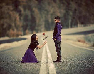 Man kneeling woman holding flower - romantic free wallpaper