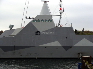 Large gray ship dock tug - serial free wallpaper
