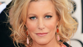 Blonde woman blue eyes pink - a pink dress free wallpaper