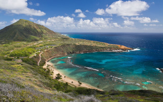 Beach mountain ocean sand scenic - scenic free wallpaper