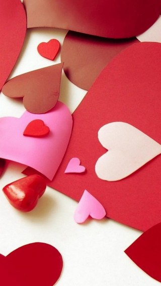 Hearts on table paper red - a table together free wallpaper