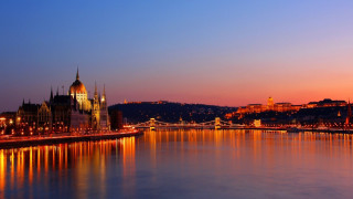 City skyline bridge castle nighttime - a city skyline free wallpaper