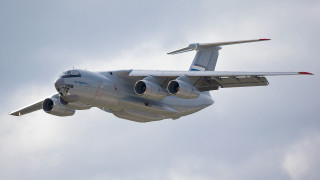 Large jetliner cloudy sky landing 3 - cloudy free wallpaper