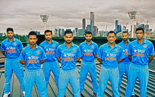 Men blue uniforms wooden platform - a stadium free wallpaper