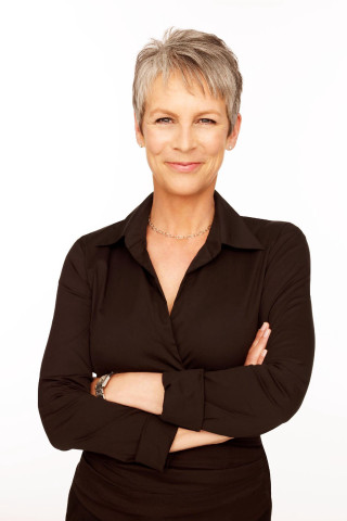 Woman black shirt necklace arms - her neck free wallpaper
