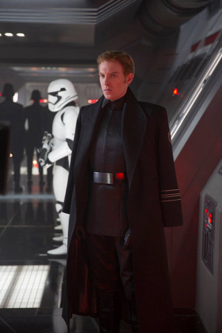 Star wars costume man hallway - solo free wallpaper