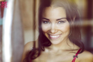 Smiling woman red top red - a red tie free wallpaper