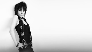 Gothic blackhaired woman bangle lips - black hair free wallpaper