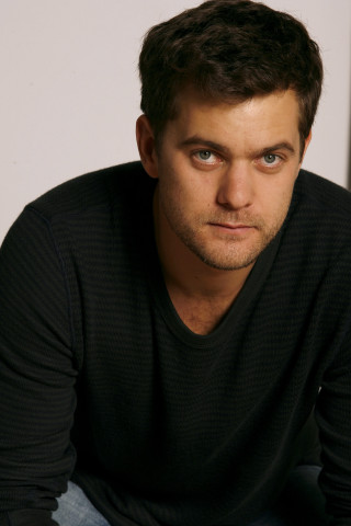 Black shirt sweater male portrait - mitchell mohrhauser free wallpaper