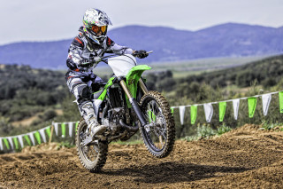 Man riding dirt bike mountains - a man riding free wallpaper