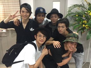 Young men group photo room - young man free wallpaper