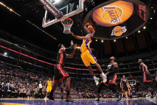 Basketball player jumping dunk game 10 - the stand free wallpaper