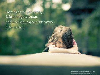 Little girl ledge quote blurry - a little girl free wallpaper