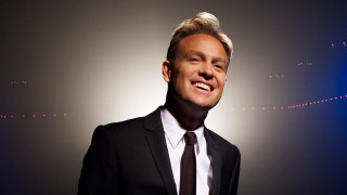 Man smiling suit tie blue - red free wallpaper