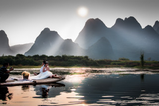 Bride groom raft water mountains - a bride and groom free wallpaper
