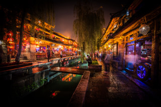 Group river night lights people - atmospheric lighting free wallpaper