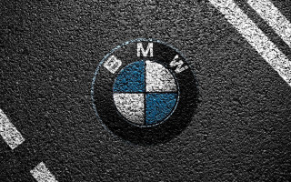 Bmw emblem black surface white - a blue stripe free wallpaper