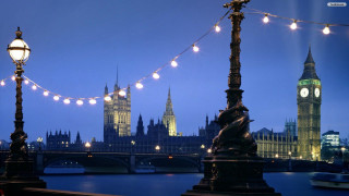 Clock tower bridge background night 2 - a bridge and a bridge in the background free wallpaper