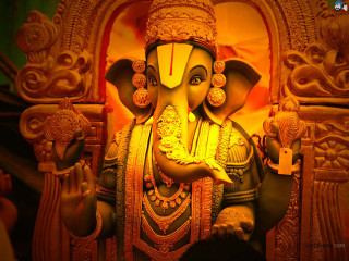 Elephant statue large trunk face - a gold crown free wallpaper