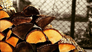 Logs chain link fence street - a fence free wallpaper