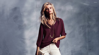 Woman maroon shirt white pants - dull free wallpaper
