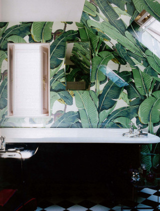 Bathroom bathtub mirror wallpapered wall - the wall free wallpaper