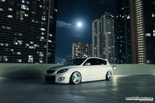 White car city night full - full free wallpaper