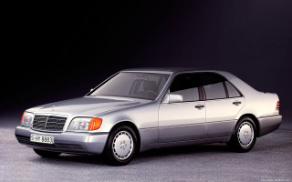 Silver car dark room black 7 - a silver car free wallpaper
