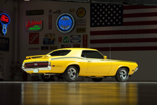 Yellow car garage wall signs - sign free wallpaper