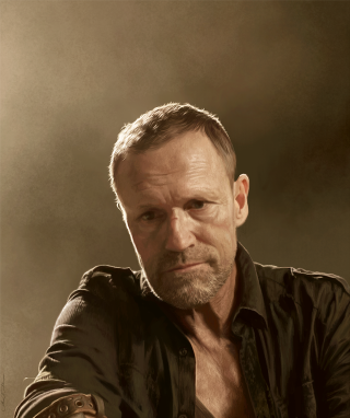 Man tattoo black shirt arms - free portrait wallpaper