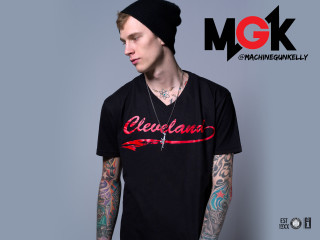 Man tattoo black shirt beanie - product photo free wallpaper