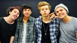 Young men group posing mouths - a picture together free wallpaper