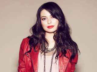 Woman red jacket necklace white - a red jacket free wallpaper