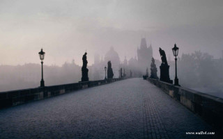 Bridge statues foggy sky castle 2 - a foggy sky behind free wallpaper