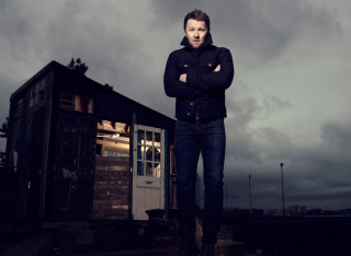 Man standing shack cloudy arms - cloudy free wallpaper