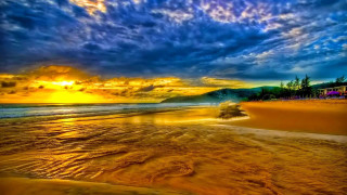 Beach sunset clouds sky house - the beach in the distance free wallpaper