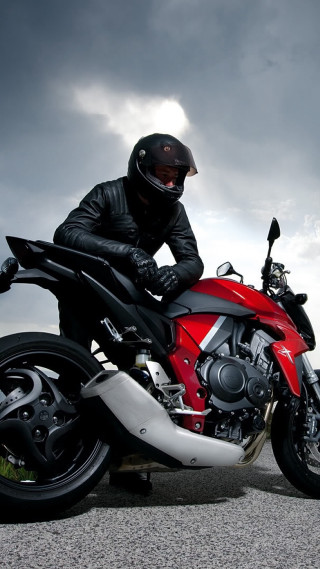 Man helmet motorcycle road cloudy 2 - the road free wallpaper