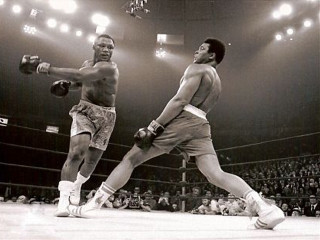 Two men boxing ring gloves - glove free wallpaper
